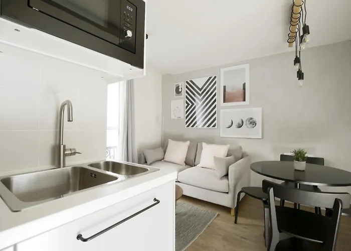 Stay In A Designer Apartment With Private Terrace